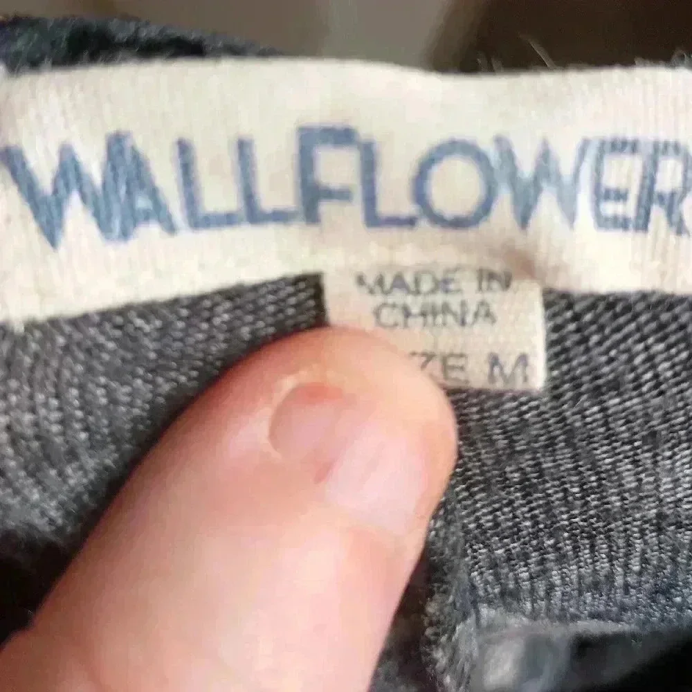 2 FOR 25$ wallflower Pink Black Grunge Floral top-  (#746)‎